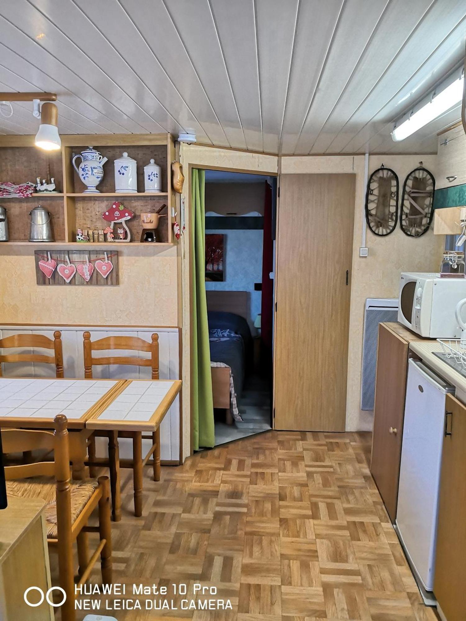 Charmant Mobil Home Style Chalet 베세-에-생타나스타시 외부 사진